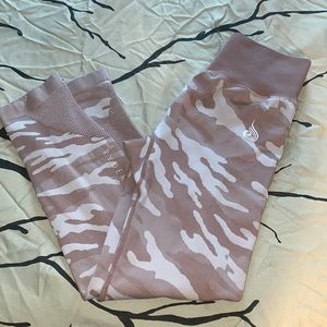 RYDERWEAR pink camouflage leggings